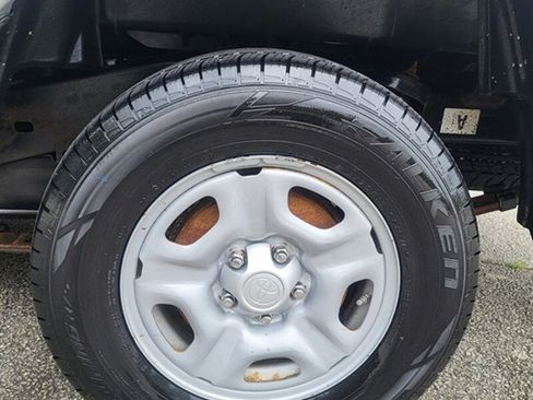 Used 2013 Toyota Tacoma 2WD Regular Cab image 22