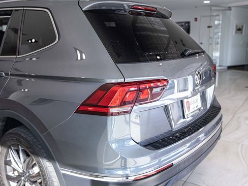 Used 2022 Volkswagen Tiguan SE AWD/4WD image 14