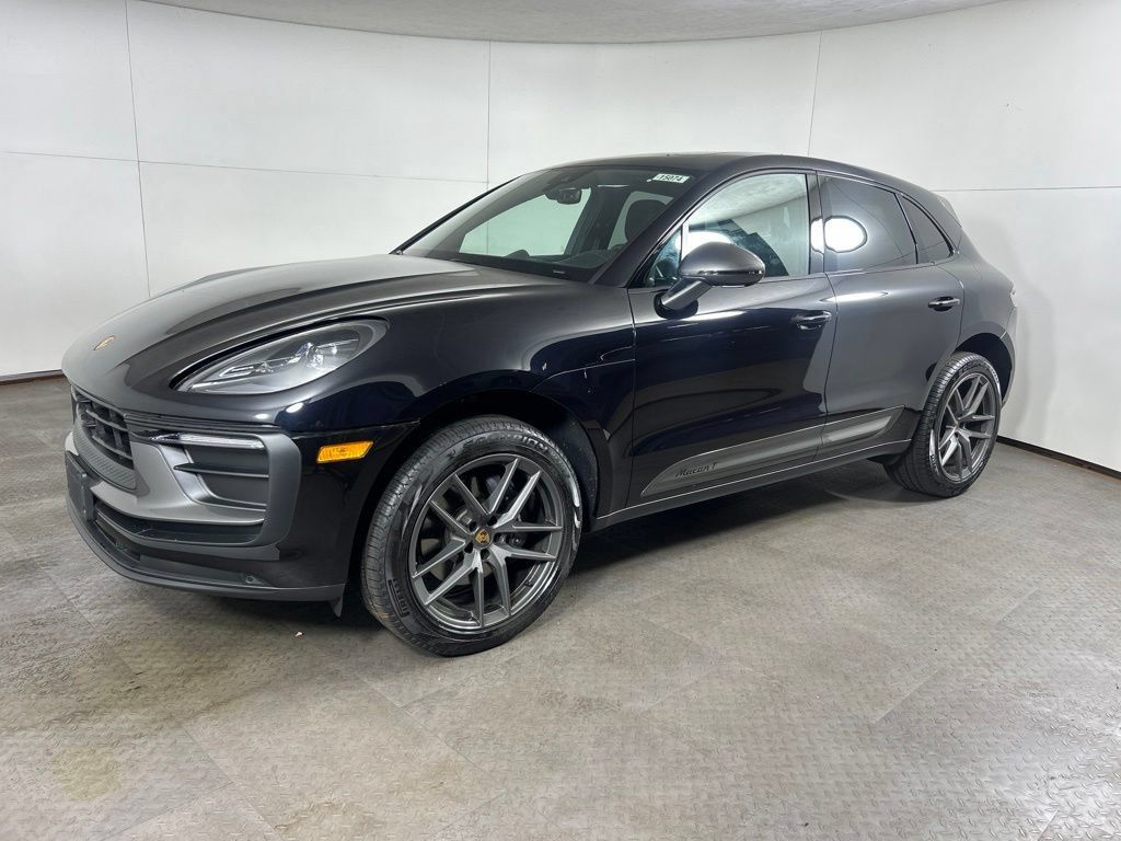 Certified 2026 Porsche Macan Turbo AWD/4WD image 1