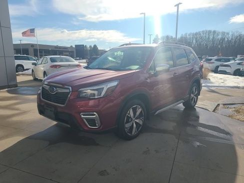 Used 2021 Subaru Forester Touring image 3