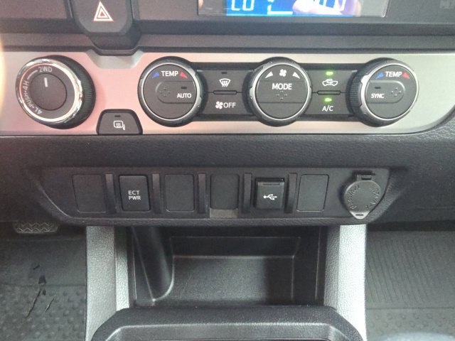 Used 2021 Toyota Tacoma SR5 AWD/4WD image 27