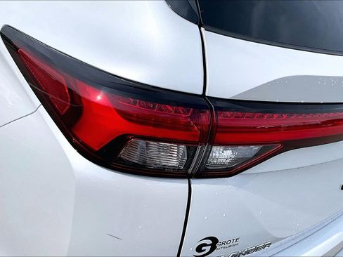 Used 2023 Mitsubishi Outlander SE AWD/4WD image 31