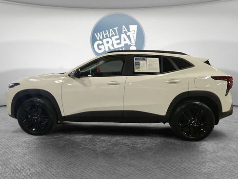 Used 2024 Chevrolet Trax ACTIV w/ Driver Confidence Package FWD image 8