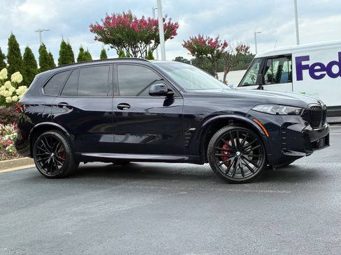 Used 2026 BMW X5 xDrive40i w/ M Sport Package AWD/4WD image 3