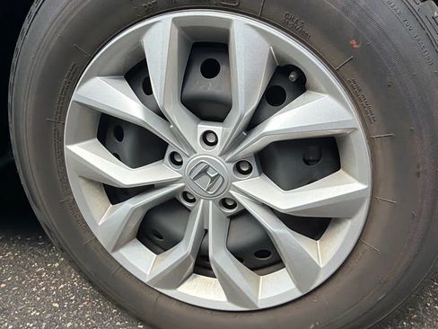 Used 2025 Honda CR-V LX image 4