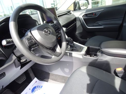 Used 2023 Toyota RAV4 LE image 12
