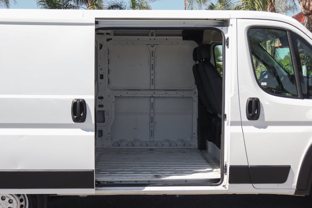 Used 2025 RAM ProMaster 2500 w/ Convenience Group FWD image 11
