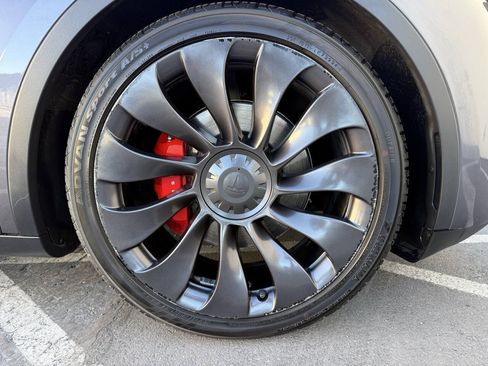 Used 2023 Tesla Model Y Performance AWD/4WD image 36