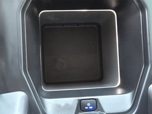 Used 2022 Land Rover Defender 110 S image 24