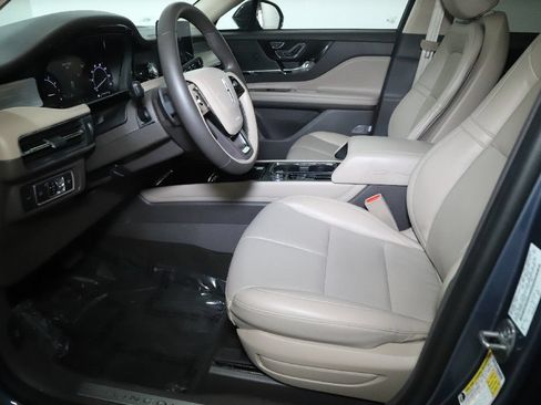 Used 2022 Lincoln Corsair AWD w/ Equipment Group 101A image 18