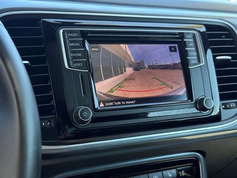 Used 2019 Volkswagen Beetle 2.0T SE image 26