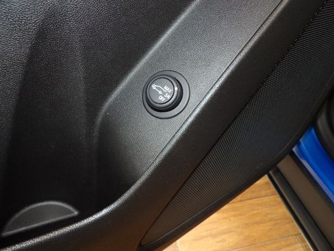 Used 2024 Chevrolet Equinox LT w/ LPO, Floor Liner Package image 24