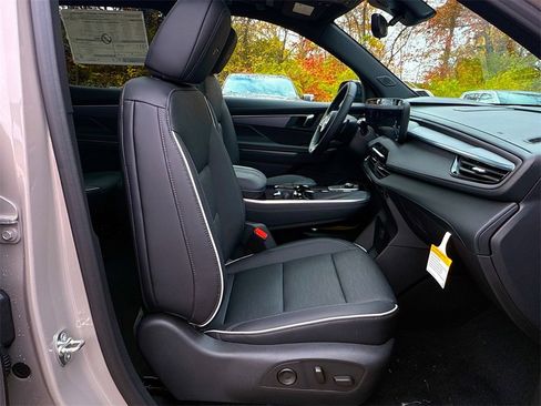 New 2026 Buick Enclave Sport Touring w/ Power Package image 28