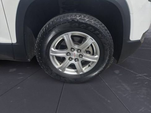 Used 2018 GMC Acadia SLE image 9