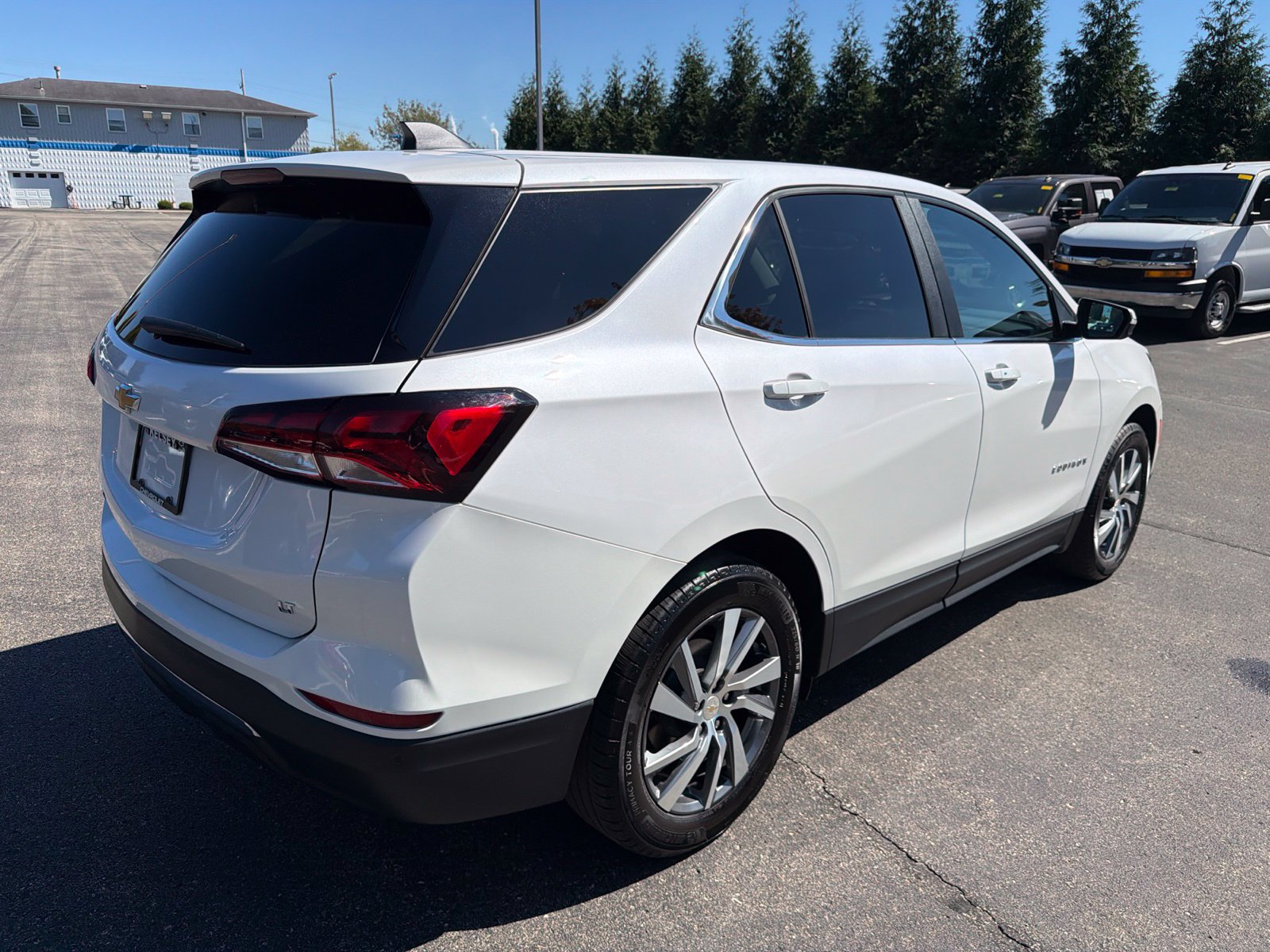 Used 2024 Chevrolet Equinox LT FWD image 5