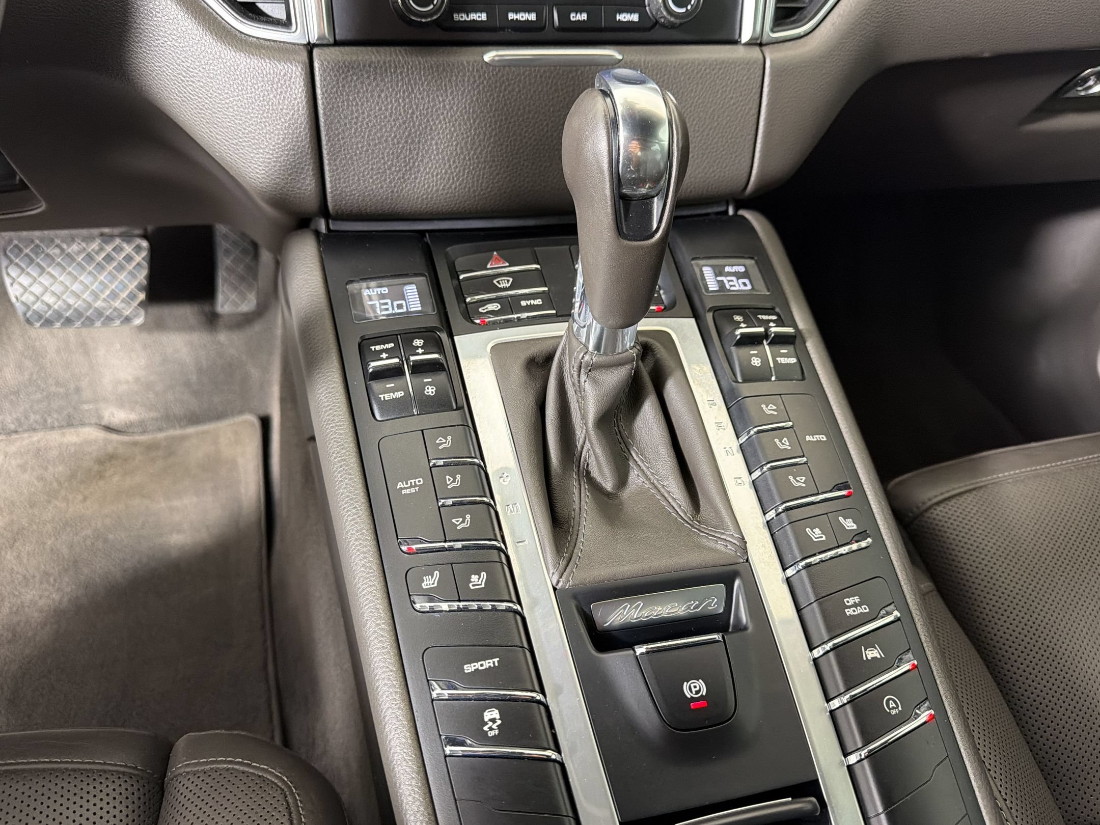 Used 2018 Porsche Macan AWD/4WD image 19