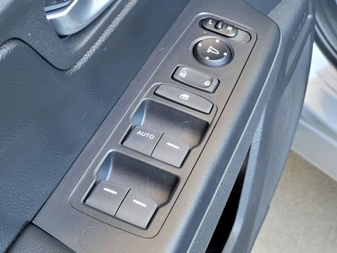 Used 2024 Honda CR-V LX image 18