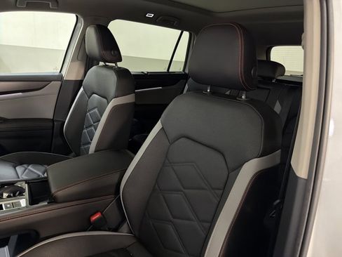 New 2026 Volkswagen Atlas Peak Edition AWD/4WD image 14