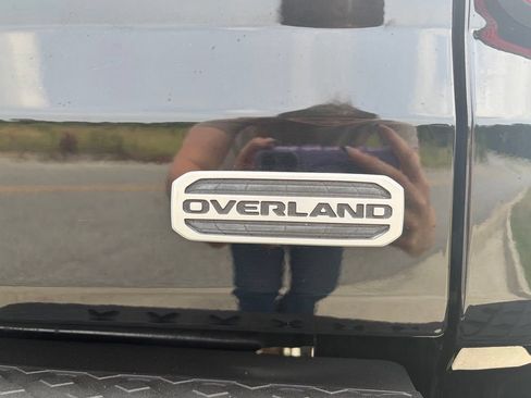 Used 2020 Jeep Gladiator Overland AWD/4WD image 15