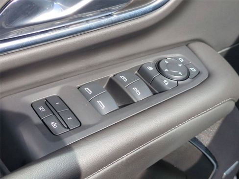 Used 2024 Chevrolet Tahoe Z71 w/ Luxury Package AWD/4WD image 21
