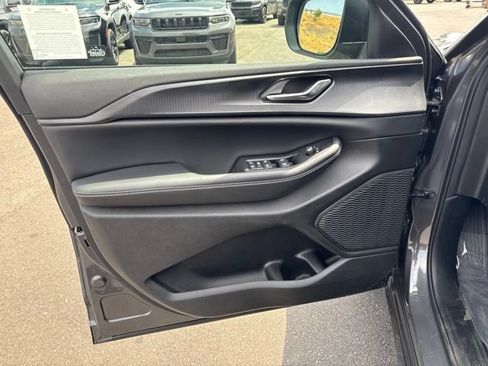 New 2026 Jeep Grand Cherokee L 4WD image 9