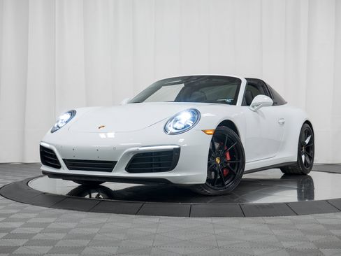 Certified 2019 Porsche 911 Targa 4S image 33