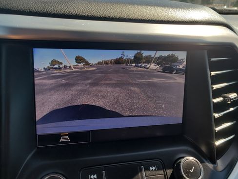 Used 2023 GMC Acadia SLE w/ Driver Convenience Package image 28