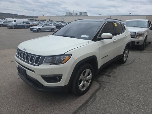 Used 2019 Jeep Compass Latitude w/ Popular Equipment Group image 5