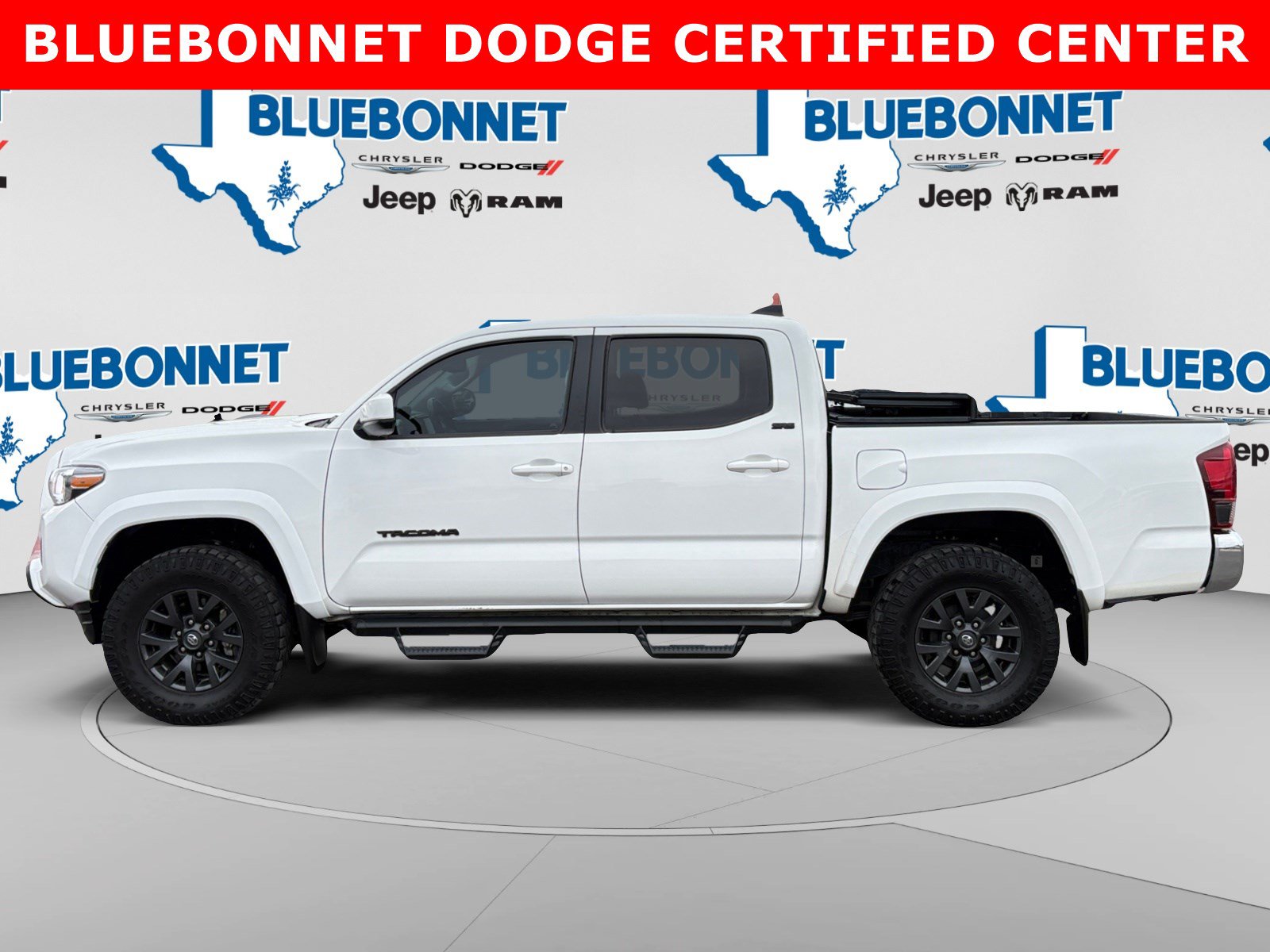 Used 2023 Toyota Tacoma SR5 RWD image 8