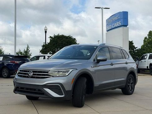 Used 2023 Volkswagen Tiguan SE FWD image 4