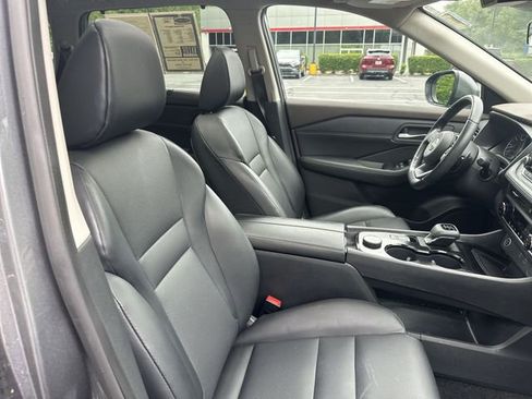 Used 2023 Nissan Rogue SV w/ SV Premium B Package AWD/4WD image 29