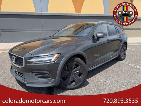 Used 2020 Volvo V60 T5 Cross Country w/ Protection Package Premier image 1