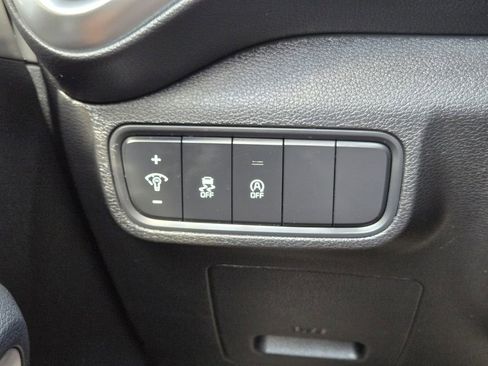 Certified 2025 Kia Soul LX FWD image 24