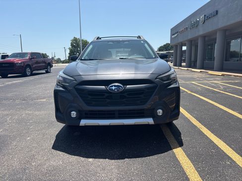 Used 2023 Subaru Outback Limited AWD/4WD image 2