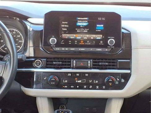 Certified 2024 Nissan Pathfinder SV FWD image 13