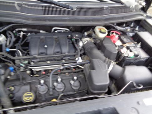 Used 2019 Ford Explorer XLT w/ Equipment Group 202A image 19