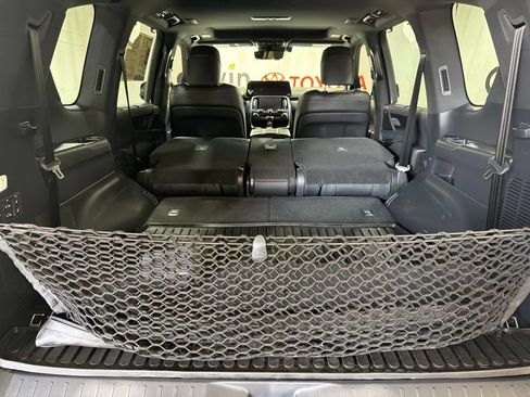 Used 2024 Lexus LX 600 4WD w/ Luxury Package image 16