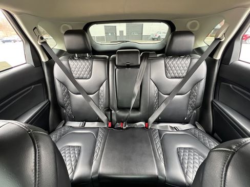 Used 2024 Ford Edge Titanium image 29