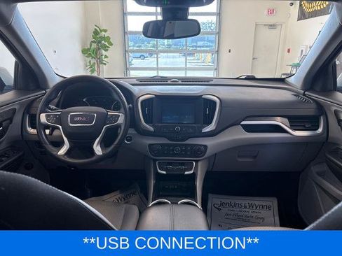 Used 2022 GMC Terrain SLE w/ Driver Convenience Package FWD image 9