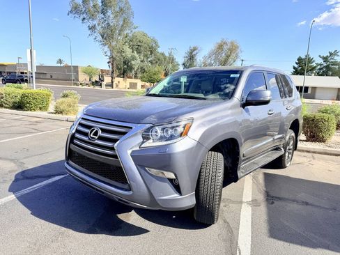 Used 2018 Lexus GX 460 Premium AWD/4WD image 3