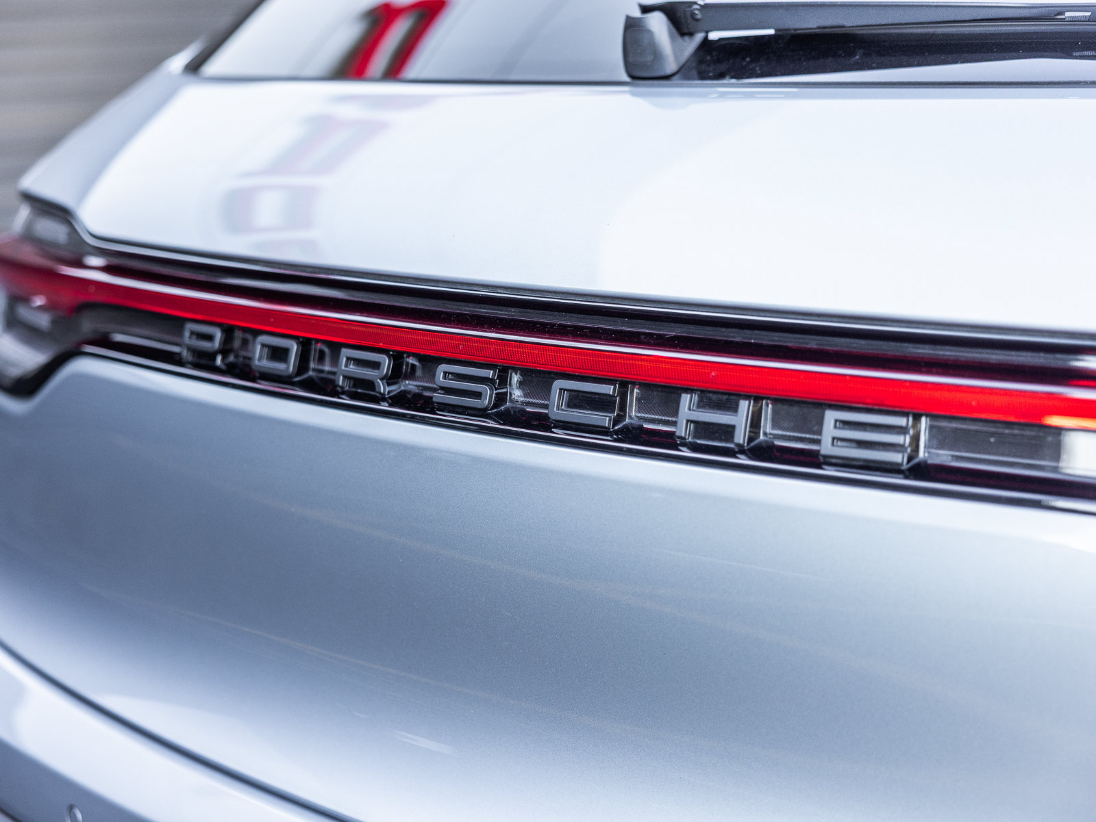 Certified 2026 Porsche Macan AWD/4WD image 25