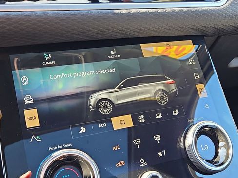 Used 2023 Land Rover Range Rover Velar R-Dynamic S image 18