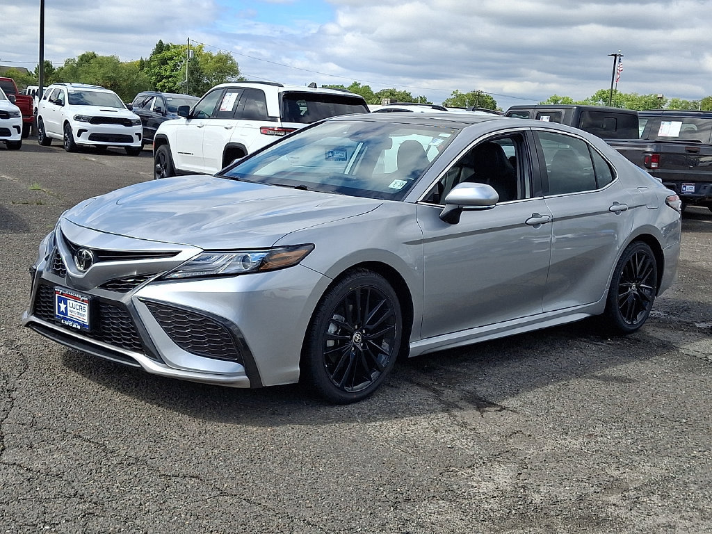 Used 2022 Toyota Camry XSE w/ Carpet Mat Package (TMS) AWD/4WD image 6