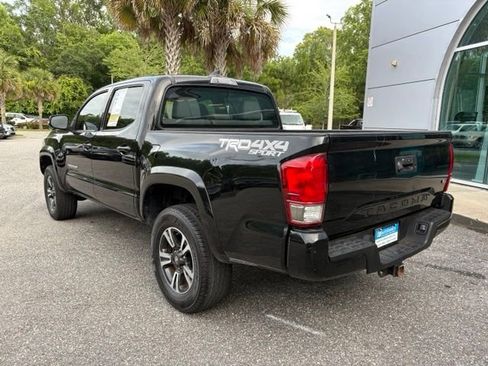 Used 2017 Toyota Tacoma TRD Sport w/ Tow Package (A/T) AWD/4WD image 3