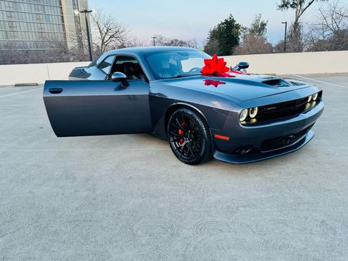 Used 2016 Dodge Challenger SRT w/ Technology Group image 52