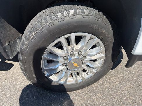 Used 2023 Chevrolet Silverado 2500 High Country w/ Z71 Off-Road Package AWD/4WD image 9