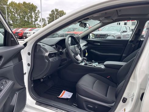 New 2025 Nissan Altima 2.5 SV w/ SV Special Edition Package image 13