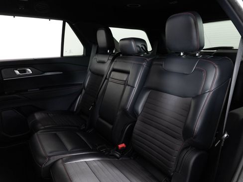 Used 2025 Ford Explorer ST-Line w/ Premium Package RWD image 17
