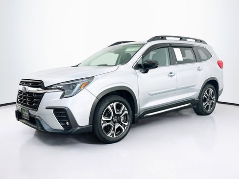 Used 2024 Subaru Ascent Limited image 3