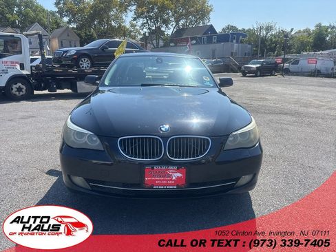 Used 2009 BMW 528i xDrive Sedan AWD/4WD image 1